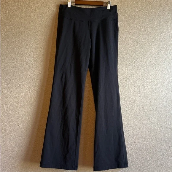 Black Women's Flared Yoga Pants - Classic Comfort - Picture 4 of 5